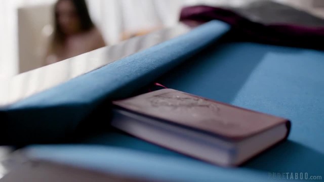 Девушка в очках бурно кончила - #10