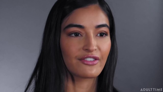 Сочные пилотки лесбиянок - #2